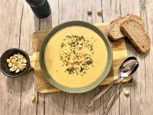 Recette Velouté de panais aux deux pommes et noisettes