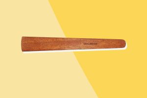 Recette This Versatile Non-Toxic Wooden Tool Has Replaced All of My Plastic Cooking Utensils