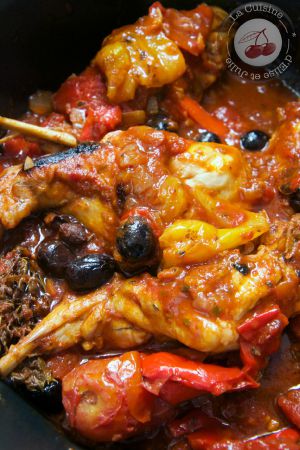 Recette Lapin tomate, poivrons et olives noires
