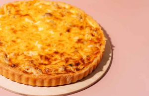 Recette Quiche sans crème fraîche : peut-on réussir la recette uniquement avec du lait ?