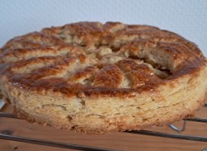 Recette Galette des rois à la pomme et caramel beurre salé