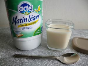 Recette Yaourts diététiques maison pauvres en lactose avec Matin Léger de Lactel (sans sucre et sans lait en poudre)