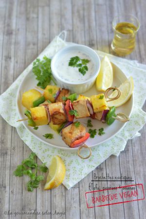 Recette Brochettes exotiques {Tofu, ananas & poivron} #Barbecue vegan