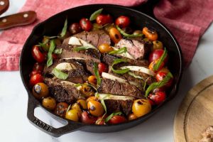 Recette Lodge Cast Iron Makes Great Gifts—Here's What You Can Get on Amazon Before Christmas