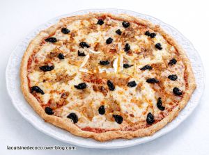 Recette (style) Pizza aux 4 fromages doux et oignons confits