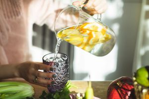 Recette Lemon Water vs. Plain Water: Which Is Better for You?