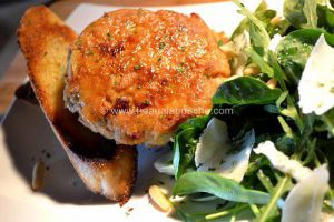 Recette Steak De Thon Roquette-Rampon Pignons Et Parmesan