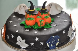 Recette Gâteau au yaourt et pâte à sucre thème "Halloween" (halloween cake)