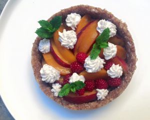 Recette TARTE AUX FRUITS D’ETE (cru, vegan et sans céréale)