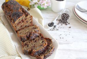 Recette Banana bread, crème de sésame noir et pépites de chocolat (option vegan)