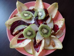 Recette Facile : Salade de fruits et légumes de saison savoureuse