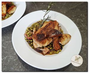 Recette Suprême de poulet aux petits pois accompagné de cèpes