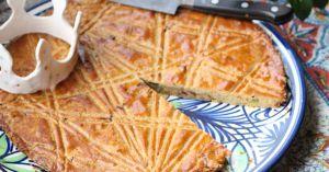 Recette Galette des rois bretonne aux pistaches, canneberges séchées et fleur d'oranger