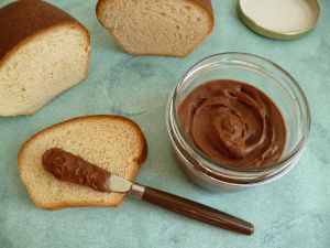 Recette Pâte à tartiner diététique et hyperprotéinée chocolat noisette (sans sucre)