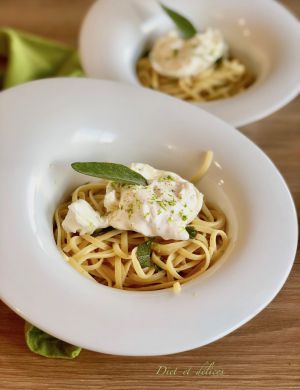 Recette Linguine à la sauge, au citron vert et à la burrata