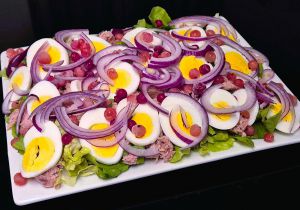 Recette Salade acidulée au thon œufs et groseilles