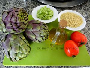 Recette Salade de Mhamsa aux artichauts et oignon frits (pastina : pâtes rondes en blé dur)