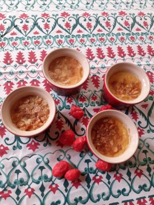 Recette Crèmes au chocolat blanc et pratlines roses