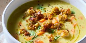 Recette Slow Cooker Curried Thanksgiving Soup with Stuffing Croutons