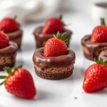 Recette Chocolate Dipped Strawberry Mini Cheesecakes