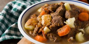 Recette Meet Stay-a-Bed Stew: The Vintage Dump-and-Simmer Recipe That'll Soothe Any Cold