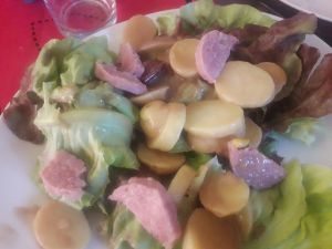 Recette Salade de pommes de terre au saucisson lyonnais