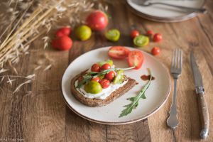 Recette Tartines aux tomates et fromage frais