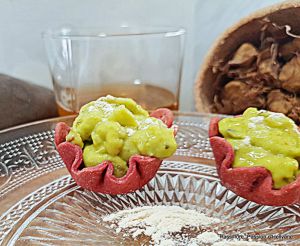 Recette Mini coupelle à la betterave à la  crème d'avocats/ ricotta + poudre de baobab
