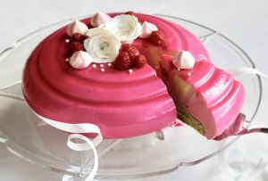 Recette Entremet framboises, pistache et glaçage miroir