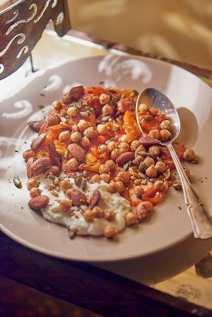 Recette Poivrons grillés, pois chiches et amandes aux épices