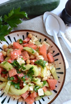 Recette Ssalade de pastèque, concombre, pois chiches et féta #végétarien