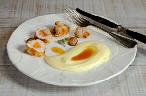 Recette Râbles de lapin farcis aux abricots, purée maison et sauce réduite