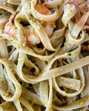 Recette Linguine au crevettes et pesto de pistaches et roquette