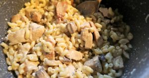 Recette Coquillettes gourmandes à la dinde et crème de champignons