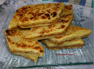 Recette Bradj ou el mala, Losanges en semoule fourrés aux dattes ( Gâteaux Algériens)