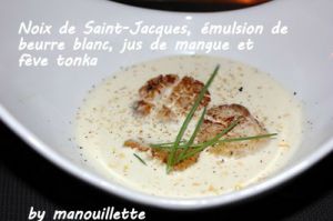 Recette Noix de Saint-Jacques, émulsion de beurre blanc, jus de mangue et fève tonka