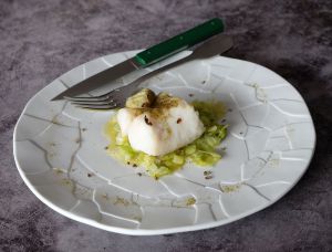 Recette Pavé de cabillaud (air fryer) au beurre aromatisé au poivre de sapin, fondue de poireaux