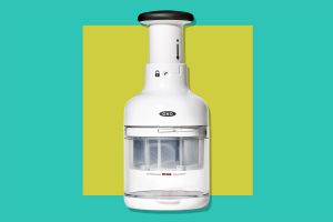 Recette This Clever OXO Vegetable Chopper Is the Time-Saving Tool Home Cooks Swear By