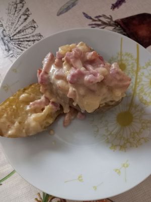 Recette Pommes de terre farcies au lardon et fromage