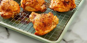 Recette I Just Learned the Best Way to Cook Chicken Thighs—and I’m Never Going Back