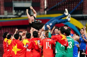 Recette ‘Bàn tay ghế dự bị’ của HLV Kim Sang-sik nguy hiểm ra sao?