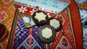 Recette Chocolats de Noël : flocons de chocolat blanc et chocolat menthe