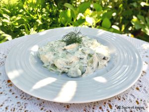 Recette Salade de concombre au yaourt et à l'aneth - Recette en vidéo