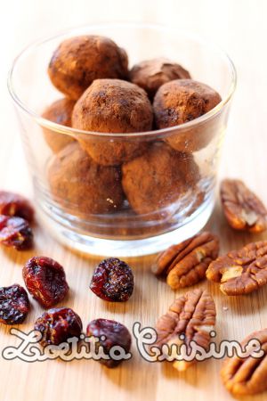 Recette Boules d’énergie aux noix de pecan et cranberries {Véganes et crues}