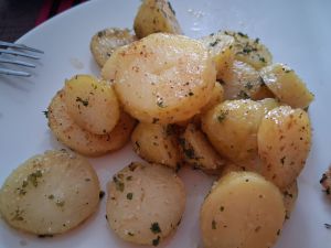 Recette Pommes de terre sautées à l'ail et au persil