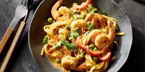 Recette Shrimp Stir-Fry Noodles with Peanut Sauce