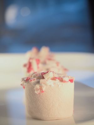 Recette Friandise de Noël : Marshmallow et ses copeaux de sucre d'orge à la cerise !!