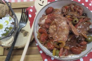 Recette Marmite de poulet aux poivrons et olives en sauce au vin rouge