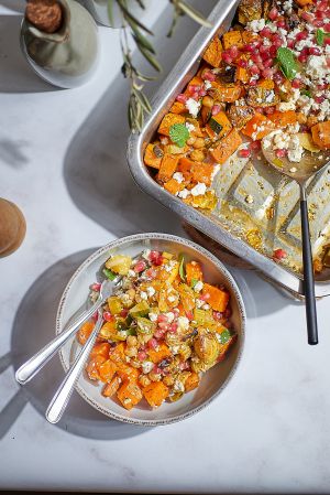 Recette Salade de patate douce rôtie et féta aux noix de pécan caramélisées