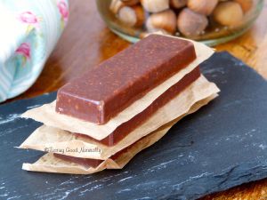 Recette Cacao cru (chocolat) aux mûres blanches, lucuma et noisettes #vegan